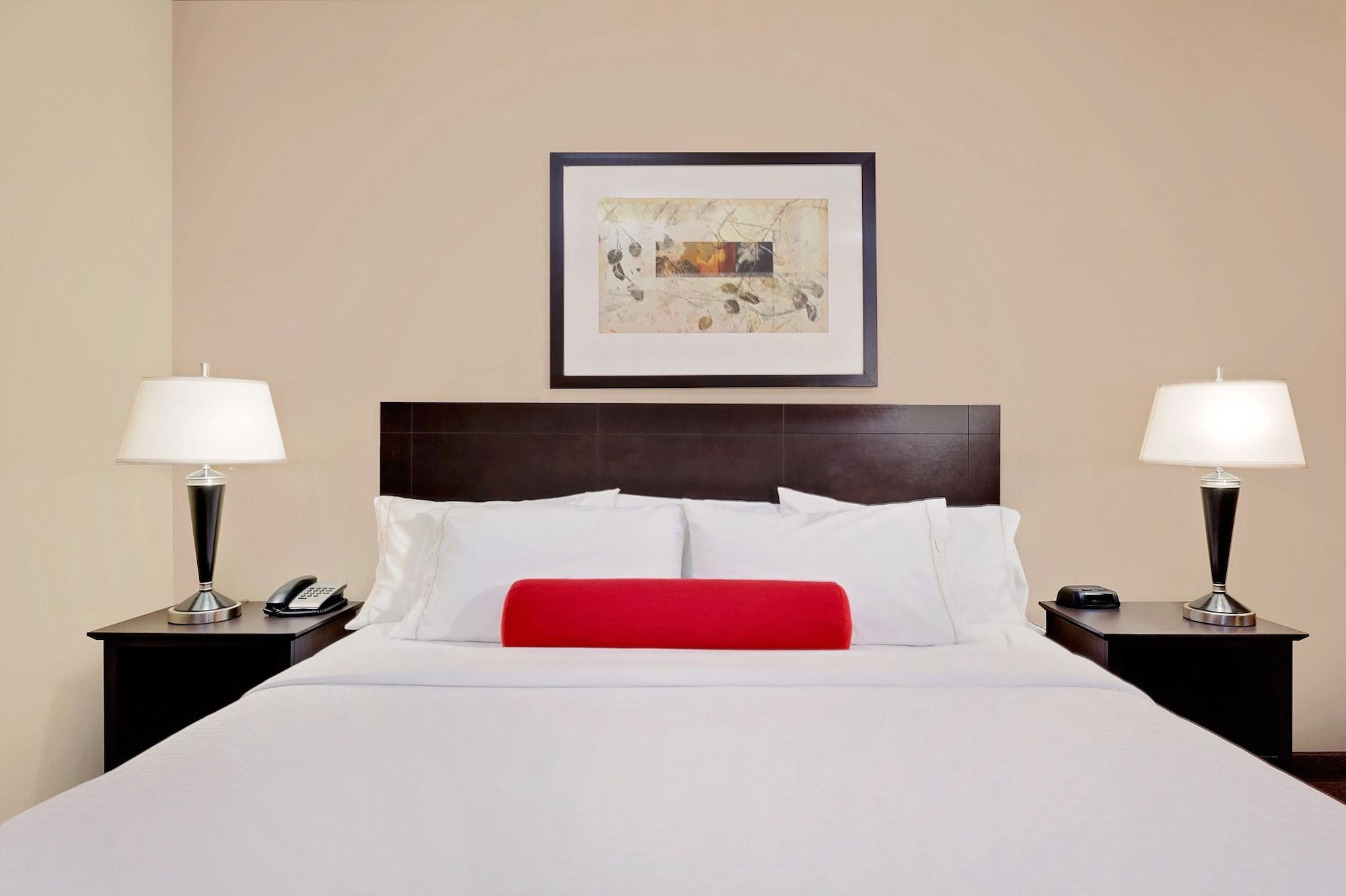 Ramada By Wyndham Camrose Otel Dış mekan fotoğraf