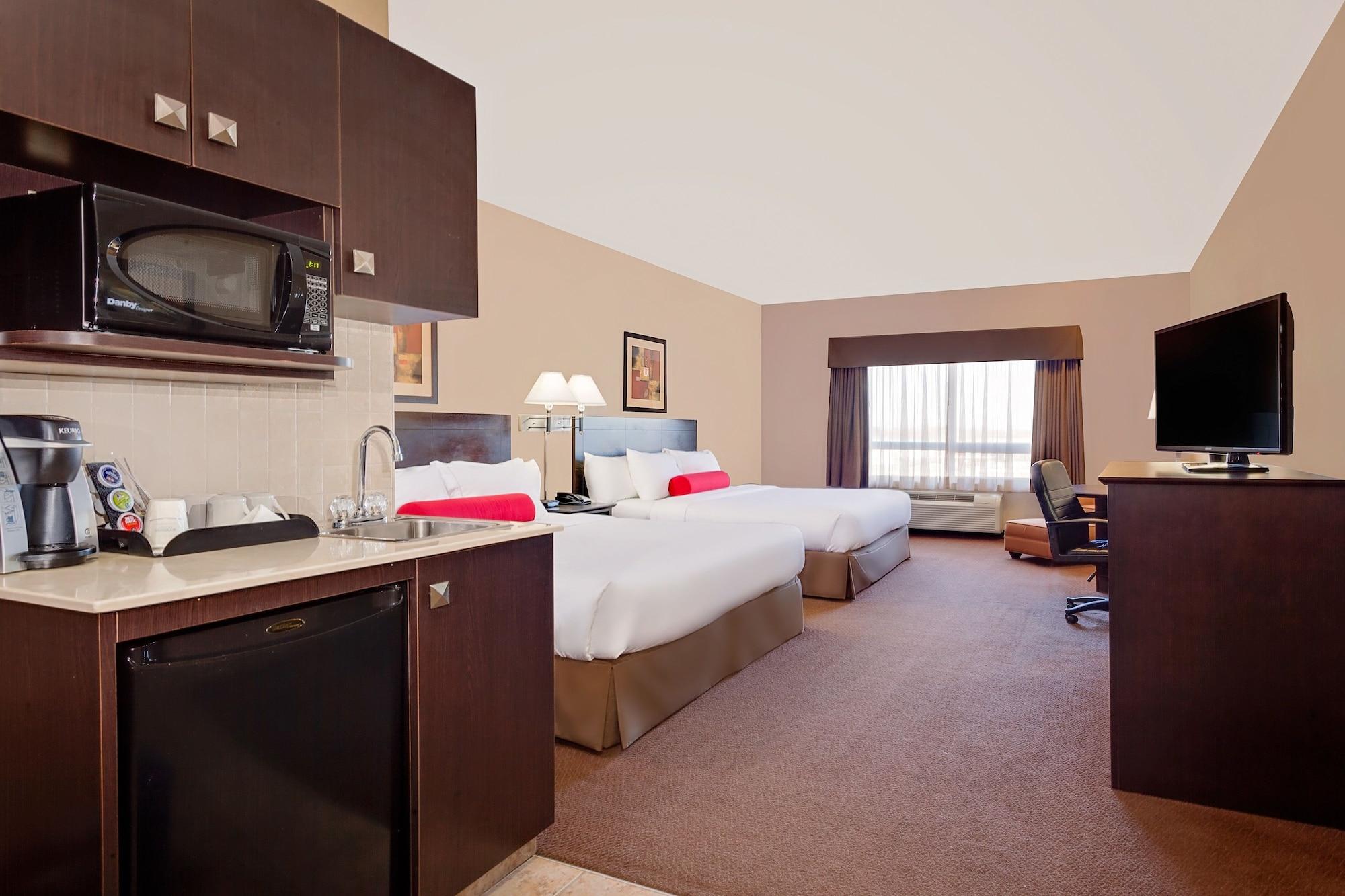 Ramada By Wyndham Camrose Otel Dış mekan fotoğraf